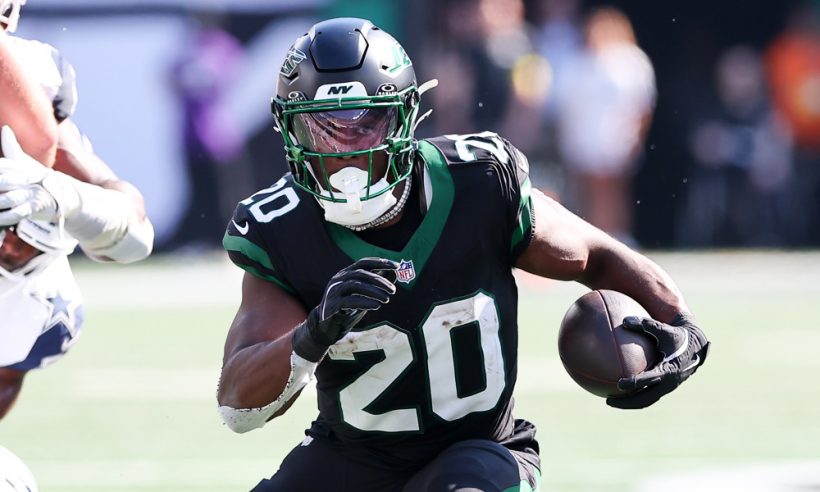 Breece Hall #20 of the New York Jets runs during the game against the Dallas Cowboys on October 5, 2025 at MetLife Stadium in East Rutherford, New Jersey.