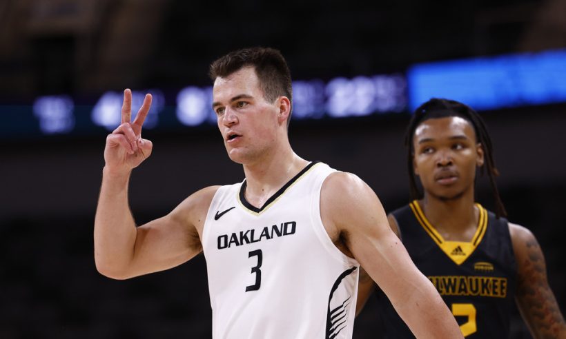 Oakland Golden Grizzlies guard Jack Gohlke (3) signals two for two shots during the mens Horizon League Championship game between the Oakland Golden Grizzlies and the Milwaukee Panthers on March 12, 2024 at the Indiana Farmers Coliseum in Indianapolis, IN.