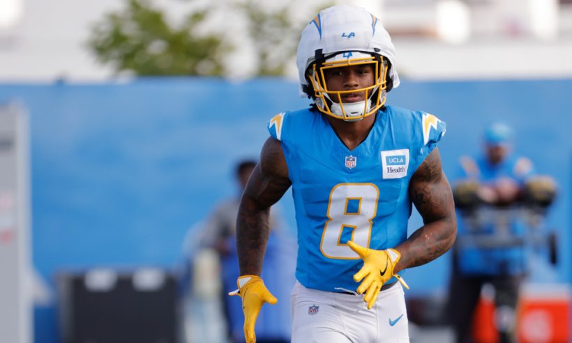 EL SEGUNDO, CA - JULY 25: Los Angeles Chargers running back Omarion Hampton (8) during the Los Angeles Chargers Training Camp on July 25, 2025, at The Bolt in El Segundo, CA.